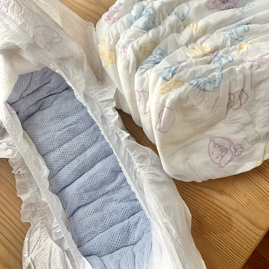 Pabrik grosir popok kelas satu dalam jumlah besar 50 lembar / bungkus popok celana bayi sekali pakai bayi mengantuk